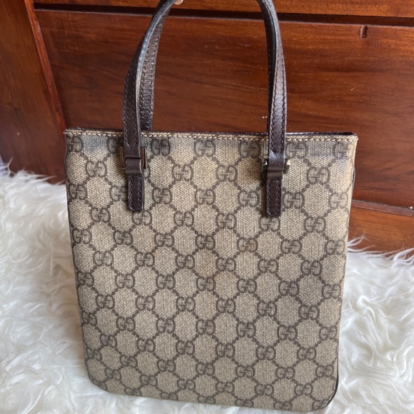 Authentic Rare Gucci GG Canvas Supreme Mini Bag - Picture 2 of 16